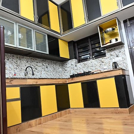 ChottanikaraElamkulam Penthouse - 3Bhk Ac With Kitchen - Kochiアパートメント エクステリア 写真