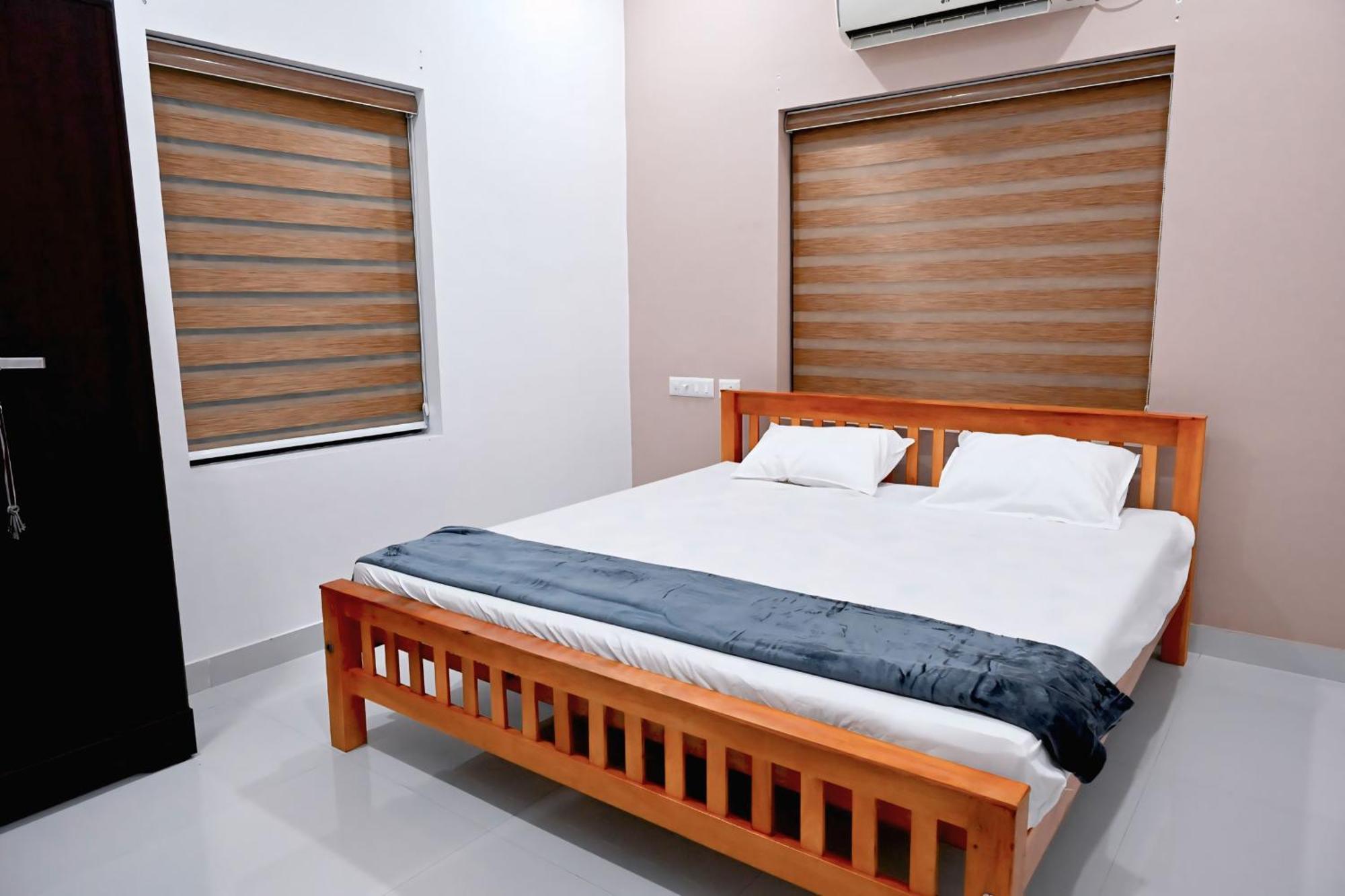 ChottanikaraElamkulam Penthouse - 3Bhk Ac With Kitchen - Kochiアパートメント エクステリア 写真